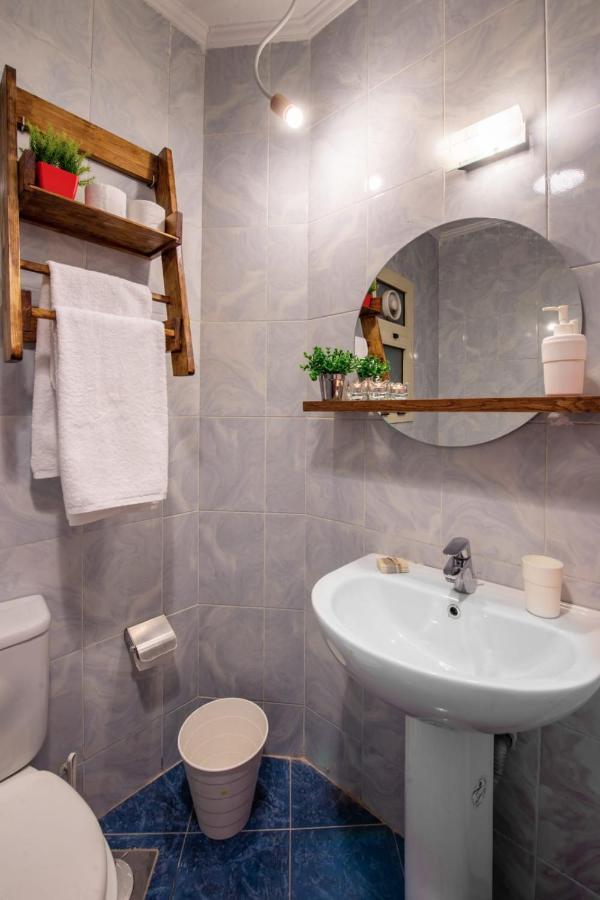 Apartament The Terminal 2 - Steps From Nightlife And Airport *