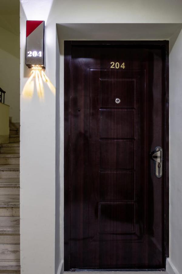 Apartment The Terminal 2 - Steps From Nightlife And Airport